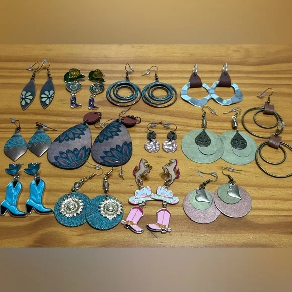 13 pairs new cute woman’s earrings - Picture 2 of 10